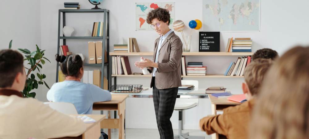 外籍教师入职前体检的重要作用 - 聘外网