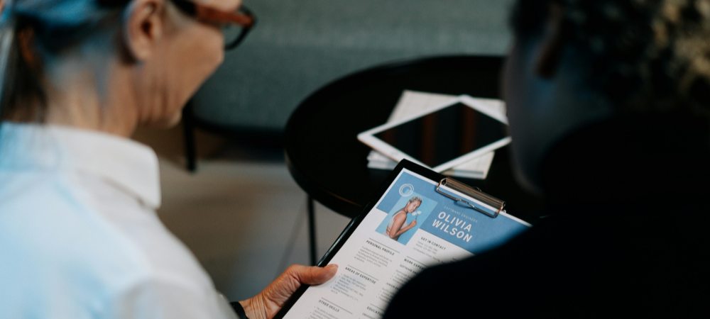 外籍教师在中国如何应对工作变动与合法就业？ - 聘外网