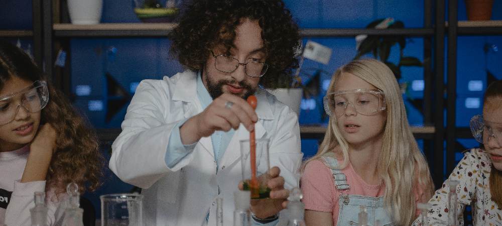 如何选择适合孩子的外教课程？ - 聘外网