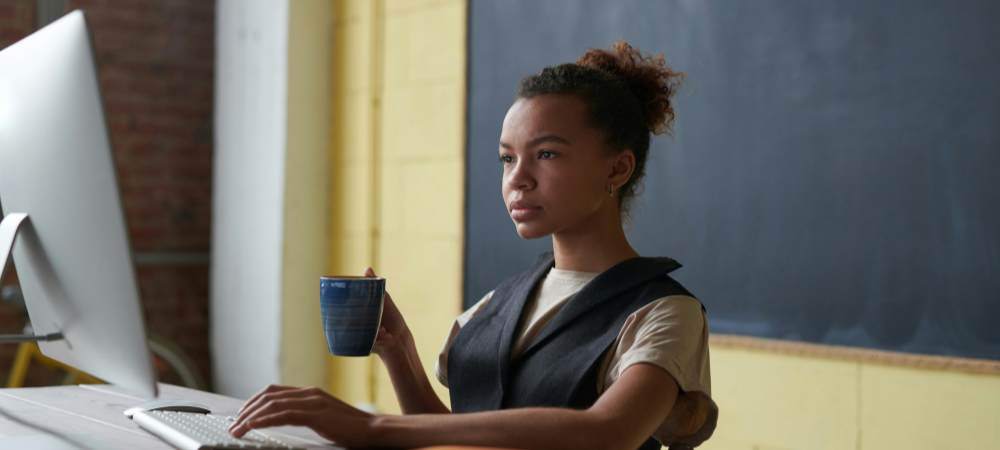 招聘外教的学校需要做好背景调查工作 - 聘外网