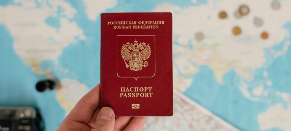 签证到期后外国人还能继续留在中国吗？ - 聘外网