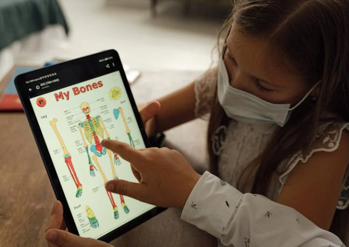 招聘外教的渠道合规性报告：未备案渠道的法律风险警示